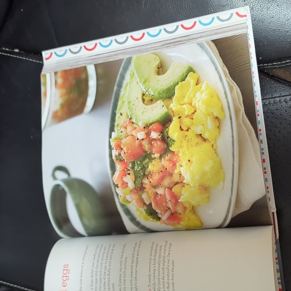 New York Times Bestseller The Whole30 Hardcover Book - Picture 5 of 8